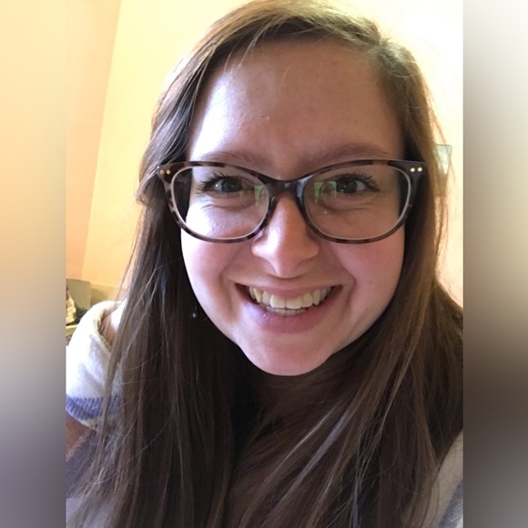 Meet your Posher, Brandy - Picture 1 of 1